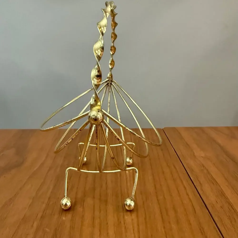 Brass Footed Wire Basket Twist Handle 5.5” x 6.5”